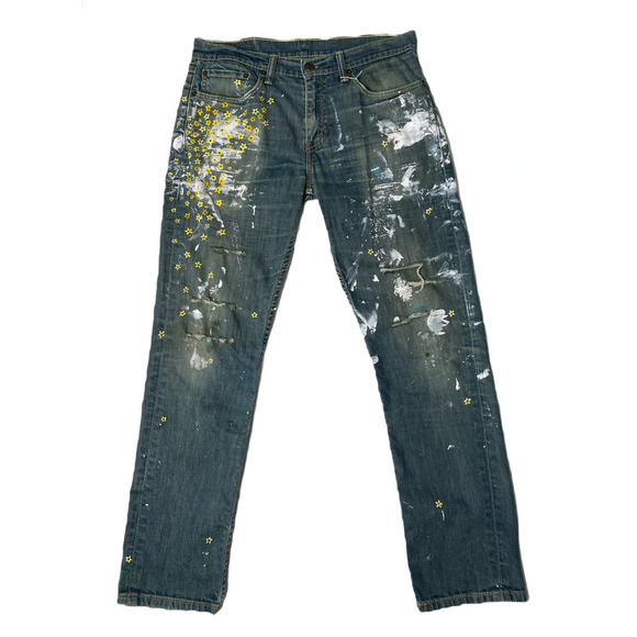 REFRESHED - Levi's Distressed Hand Painted Jeans - Picture 2 of 7